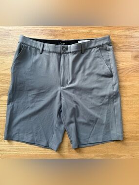 Greg Norman Men’s Performance Golf Shorts Gray Size 36